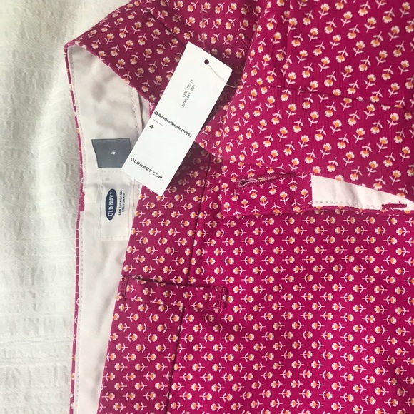 Old Navy shorts NWT - Picture 2 of 3